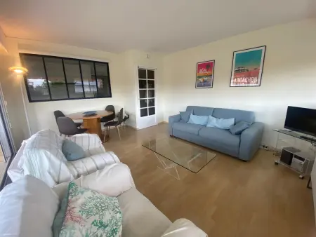 Appartement T3 rénové face plage avec terrasse et parking sécurisé - Arcachon - Photo 7