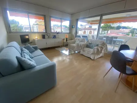Appartement T3 rénové face plage avec terrasse et parking sécurisé - Arcachon - Photo 11