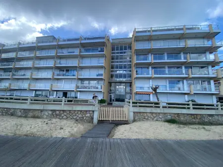Appartement T3 rénové face plage avec terrasse et parking sécurisé - Arcachon - Photo 19