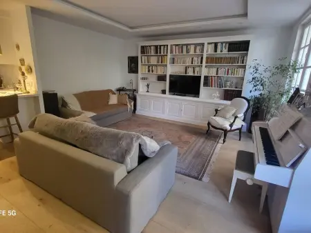 Saint-Jean-de-Luz : Appartement avec Terrasse, 2 Ch. et Parking au Cœur Historique - Photo 2
