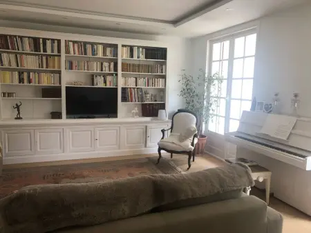 Saint-Jean-de-Luz : Appartement avec Terrasse, 2 Ch. et Parking au Cœur Historique - Photo 7