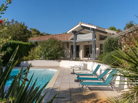 Villa familiale avec piscine chauffée, clim, 4 chambres, proche golf et plages - Photo 2