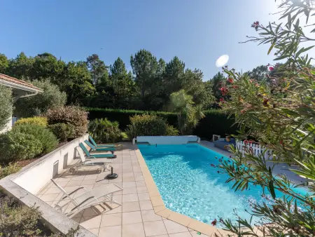 Villa familiale avec piscine chauffée, clim, 4 chambres, proche golf et plages - Photo 6