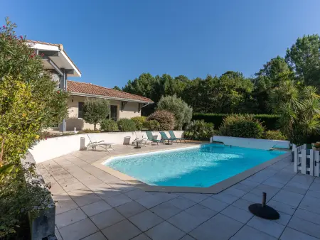 Villa familiale avec piscine chauffée, clim, 4 chambres, proche golf et plages - Photo 7