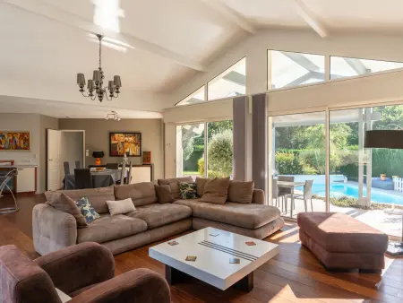 Villa familiale avec piscine chauffée, clim, 4 chambres, proche golf et plages - Photo 8