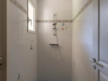 Villa familiale avec piscine chauffée, clim, 4 chambres, proche golf et plages - Photo 27
