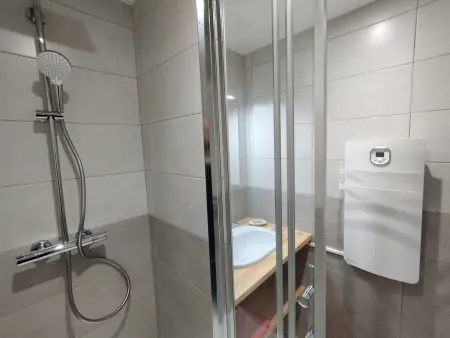Appartement T2 avec Balcon, 6 Pers, à 400m des Pistes – Peyresourde, Gouaux-de-Larboust - Photo 6