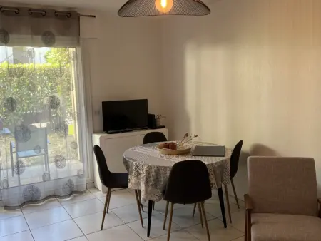 Appartement T2 avec Jardin, Proche Plage et Centre, Parking Privé, Animaux Acceptés, Wi-Fi Gratuit - Photo 1
