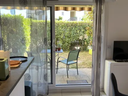 Appartement T2 avec Jardin, Proche Plage et Centre, Parking Privé, Animaux Acceptés, Wi-Fi Gratuit - Photo 4