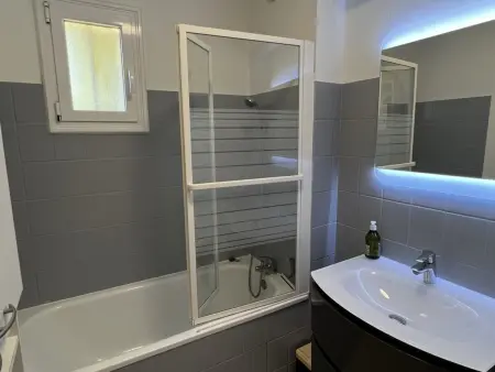 Appartement T2 avec Jardin, Proche Plage et Centre, Parking Privé, Animaux Acceptés, Wi-Fi Gratuit - Photo 8