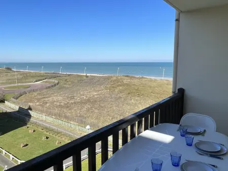 Appartement 2 pièces avec balcon et accès direct plage à Cabourg, animaux admis - Photo 1