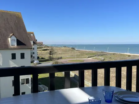 Appartement 2 pièces avec balcon et accès direct plage à Cabourg, animaux admis - Photo 3