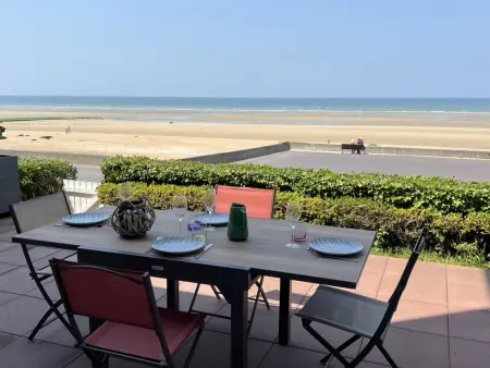 Appartement 2P, Rez-de-jardin, Accès Plage, Animaux OK, Parking, Internet Inclus - Photo 2