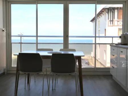 Appartement moderne avec vue sur mer et parking privatif - Photo 8