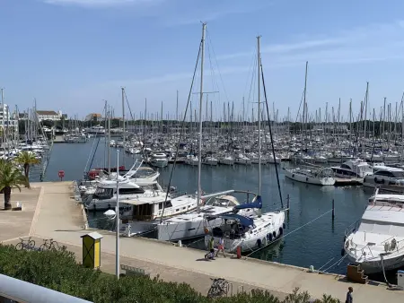 Port Camargue : Charmant T3 refait, 100m plage, piscine privée, parking, pour 4 pers. - Photo 2