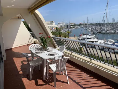 Port Camargue : Charmant T3 refait, 100m plage, piscine privée, parking, pour 4 pers. - Photo 3