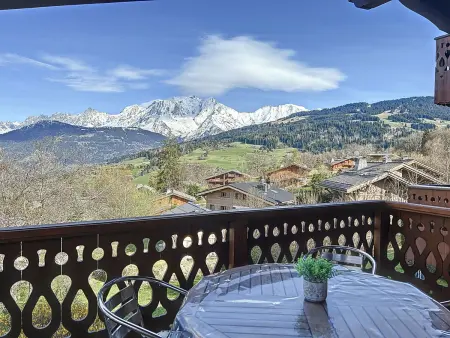 Appartement 3 pièces tout équipé avec balcon et box fermé, à 1,2 km du centre de Combloux - Photo 2
