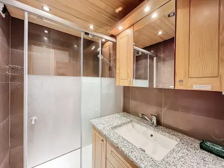 Appartement 3 pièces tout équipé avec balcon et box fermé, à 1,2 km du centre de Combloux - Photo 9