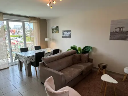 Appartement Moderne près de la Plage et du Centre - 2 Chambres, Balcon, Parking, Animaux Acceptés - Photo 1