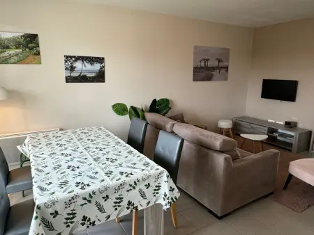 Appartement Moderne près de la Plage et du Centre - 2 Chambres, Balcon, Parking, Animaux Acceptés - Photo 9
