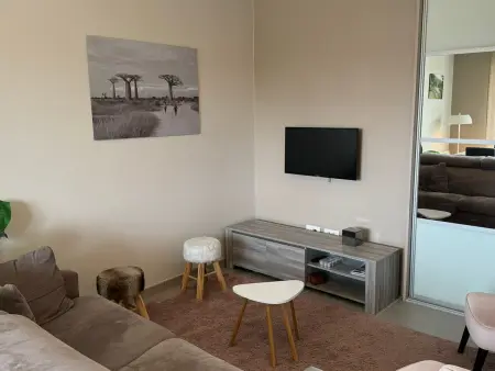 Appartement Moderne près de la Plage et du Centre - 2 Chambres, Balcon, Parking, Animaux Acceptés - Photo 10