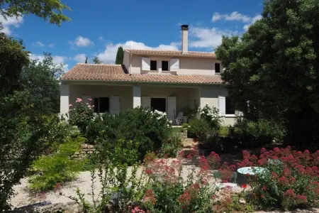 Ferienhaus in Villes-sur-Auzon, Maison à Villes-sur-Auzon avec Piscine - Photo 1
