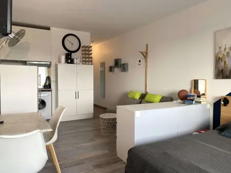 Confortable studio avec loggia fermée, 29m², wifi - Photo 2