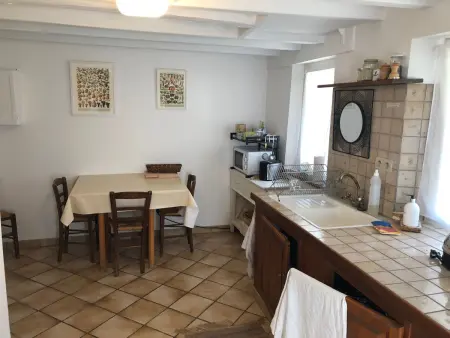 Gîte paisible avec jardin, proche nature et sites historiques, idéale pour détente et activités outdoor. - Photo 6