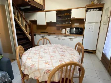Pavillon charmant avec mezzanine, piscine et commodités à proximité - Argelès-sur-Mer - Photo 3