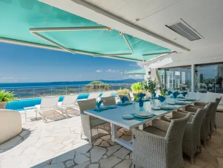 Lessix, Villa de luxe avec piscine chauffée et vue mer - Photo 2