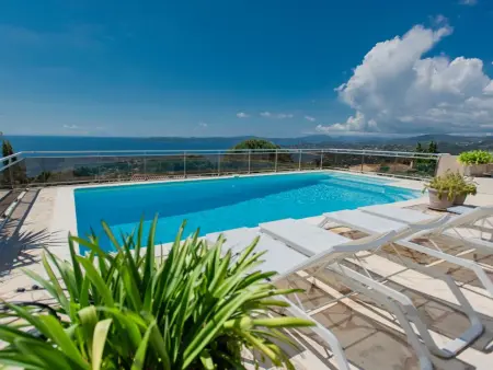 Lessix, Villa de luxe avec piscine chauffée et vue mer - Photo 9