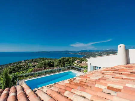 Lessix, Villa de luxe avec piscine chauffée et vue mer - Photo 10