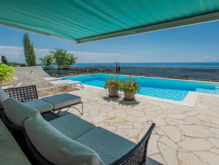 Lessix, Villa de luxe avec piscine chauffée et vue mer - Photo 11