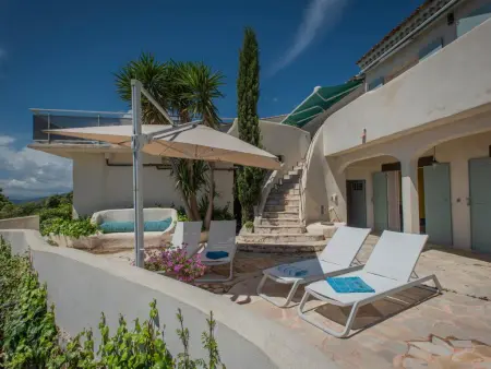 Lessix, Villa de luxe avec piscine chauffée et vue mer - Photo 14