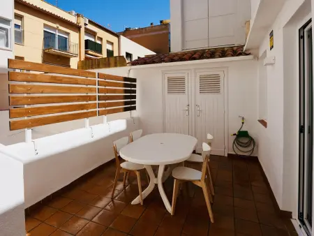 Appartement en bord de mer avec terrasse, BBQ, et WiFi à Sant Antoni de Calonge - Photo 3