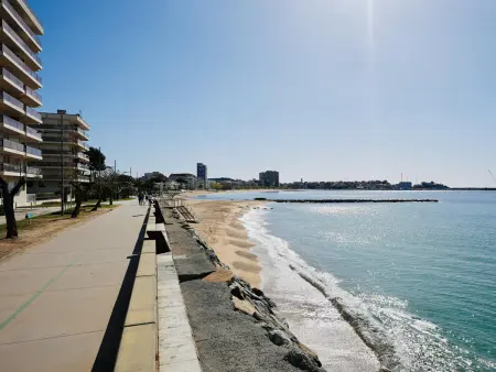 Appartement en bord de mer avec terrasse, BBQ, et WiFi à Sant Antoni de Calonge - Photo 18