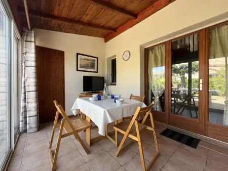 Pavillon à Gruissan avec Piscine, Terrasse et Parking Privé - 4 Couchages - Photo 3