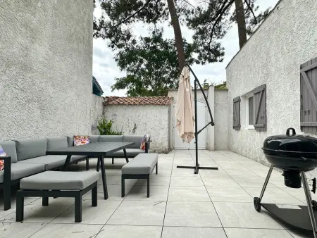 Villa rénovée 80m², 3 chambres, 8 pers, terrasse, parking - Photo 2