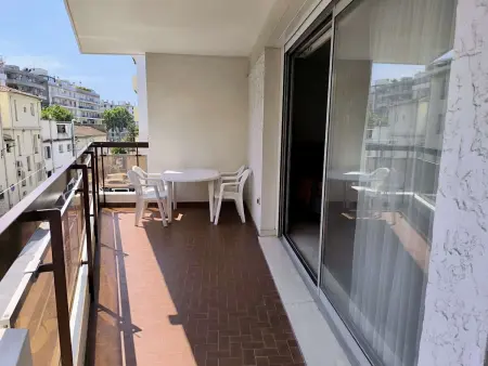 Appartement 2P avec terrasses, parking privé, à 100m des plages - Juan-les-Pins - Photo 11