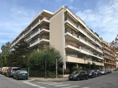 Appartement 2P avec terrasses, parking privé, à 100m des plages - Juan-les-Pins - Photo 22
