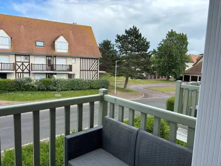 Duplex avec balcon, accès direct plage, parking privatif - Photo 4