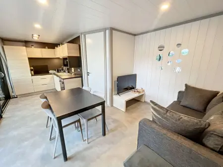 Chalet de Standing à Jullouville: 6 Couchages, Piscine Chauffée, Proche Plage et Commerces, WiFi Gratuit - Photo 4