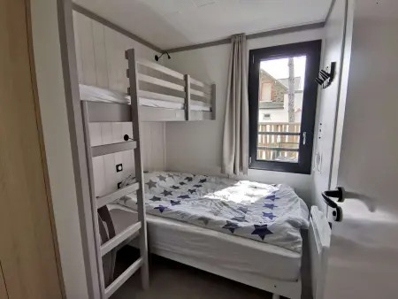 Chalet de Standing à Jullouville: 6 Couchages, Piscine Chauffée, Proche Plage et Commerces, WiFi Gratuit - Photo 9