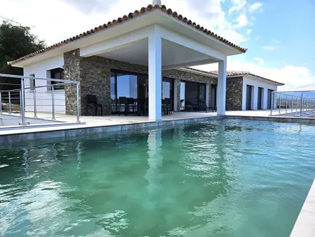 Maison moderne neuve avec piscine privée, clim et WiFi à Solenzara - Photo 1