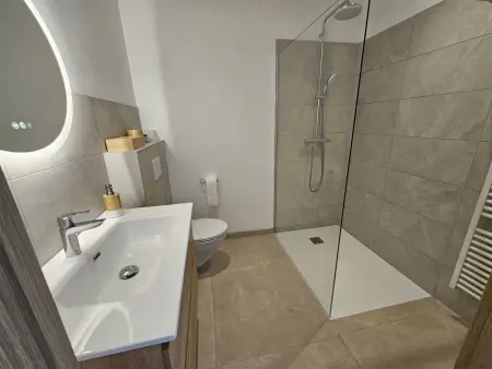 Maison moderne neuve avec piscine privée, clim et WiFi à Solenzara - Photo 12