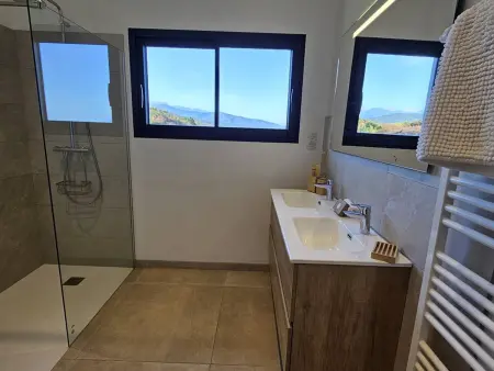 Maison moderne neuve avec piscine privée, clim et WiFi à Solenzara - Photo 14