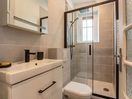 Bel appartement moderne à 2 pas de la plage et rue piétonne, centre-ville, calme, WIFI inclus - Photo 9