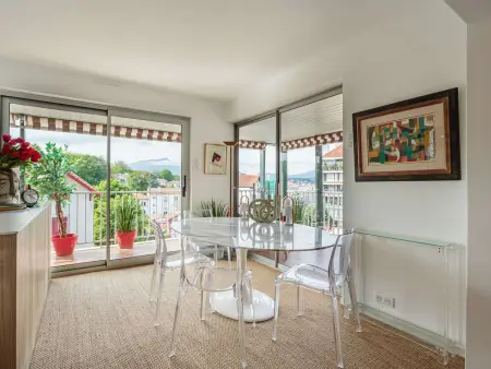 Appartement moderne en centre-ville avec balcon et parking à 400m de la plage - Photo 7
