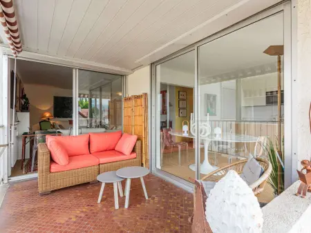Appartement moderne en centre-ville avec balcon et parking à 400m de la plage - Photo 9