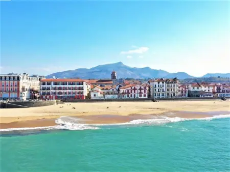 Appartement moderne en centre-ville avec balcon et parking à 400m de la plage - Photo 22